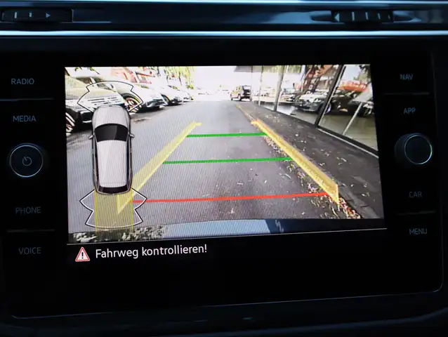 Volkswagen Tiguan view 22