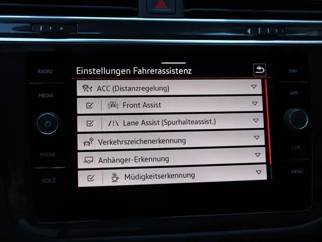 Volkswagen Tiguan view 25
