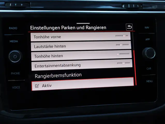 Volkswagen Tiguan view 26