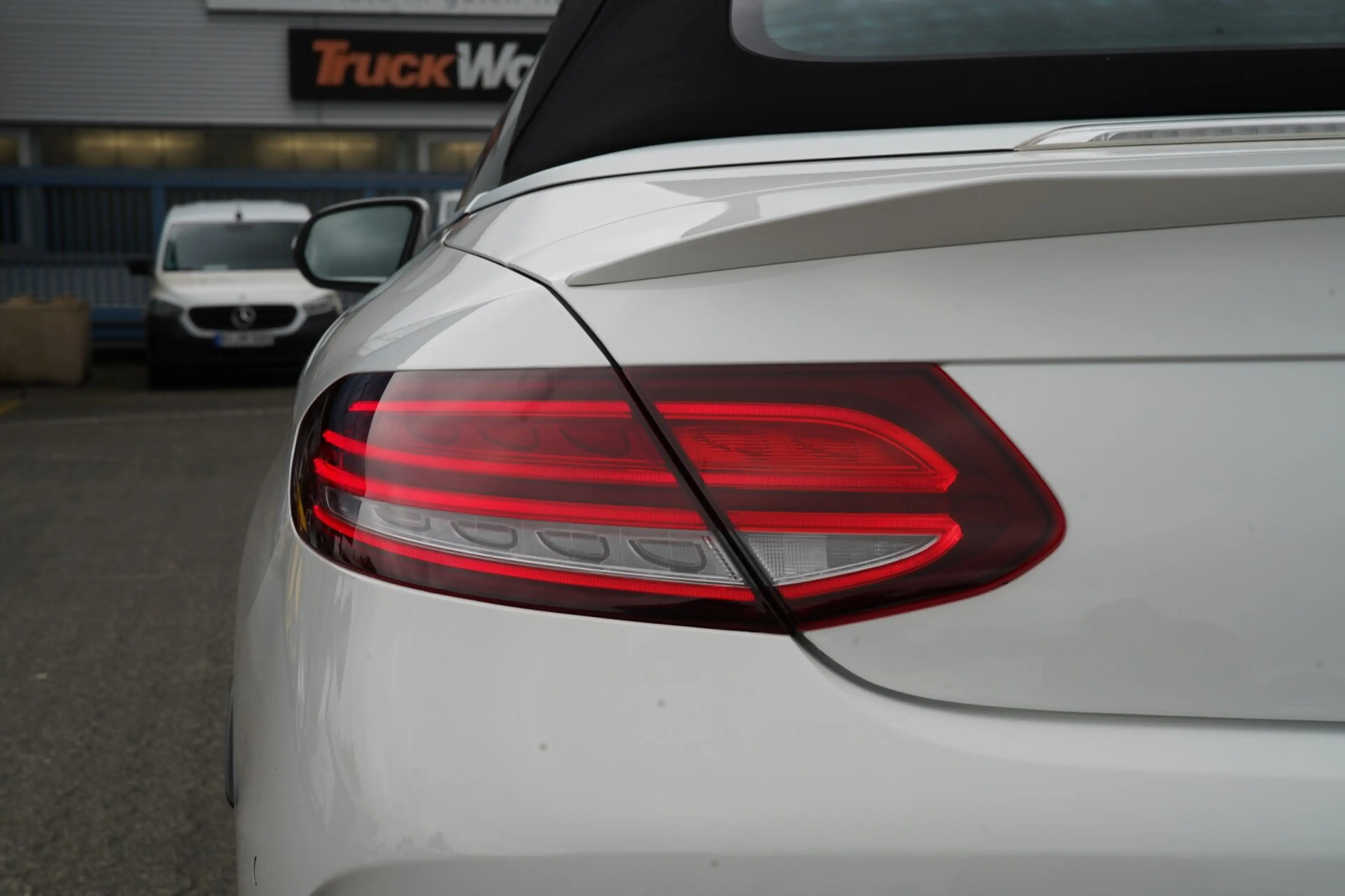 Mercedes-Benz C 180 C 180 Cabrio AMG Line Ambiente Keyless Komfort — photo 33
