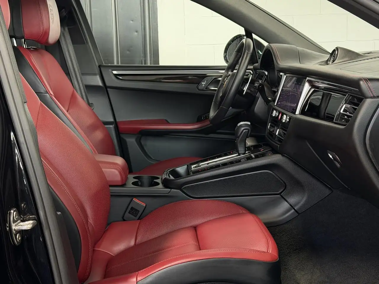Porsche Macan снимка Porsche Macan