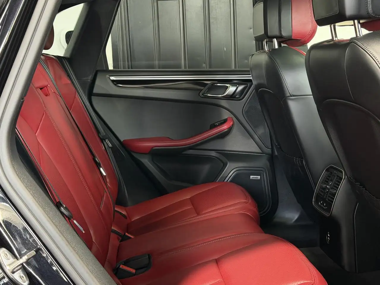 Porsche Macan снимка Porsche Macan