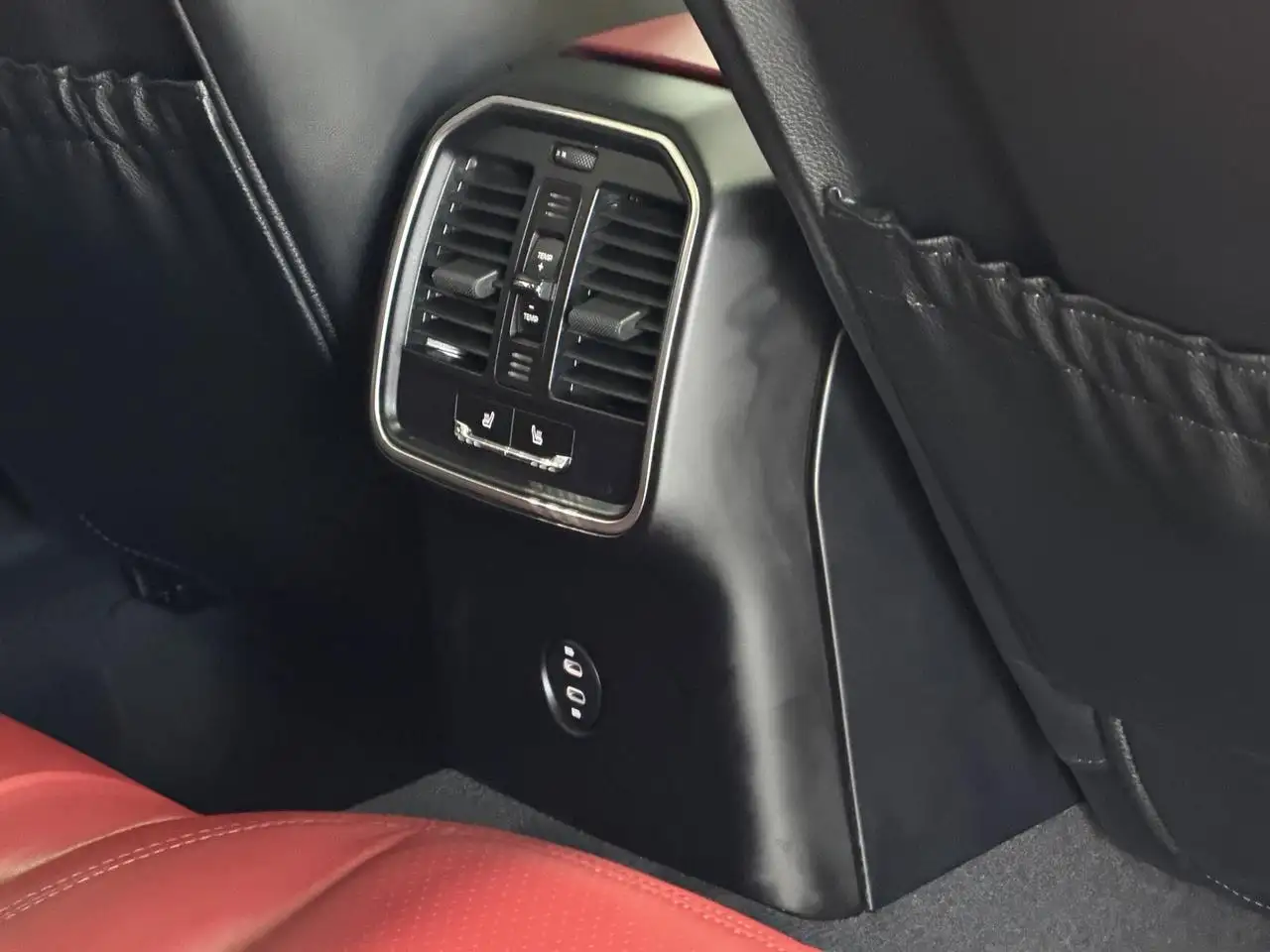 Porsche Macan снимка Porsche Macan