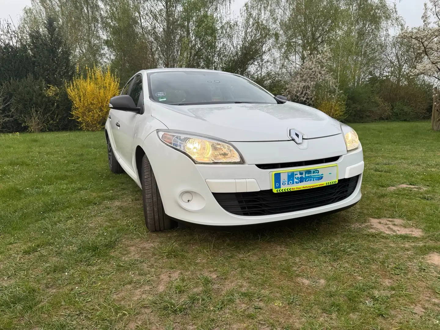 Renault Megane Megane Fließheck 1.6 16V 100 Authentique Weiß - 1