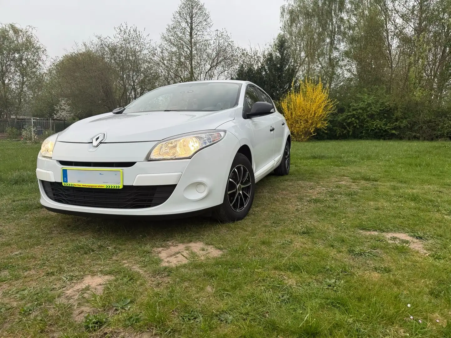 Renault Megane Megane Fließheck 1.6 16V 100 Authentique Weiß - 2