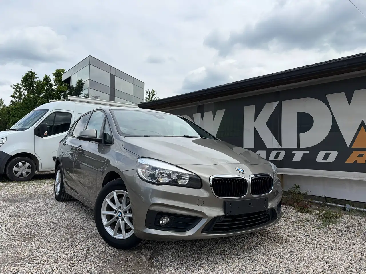BMW 218