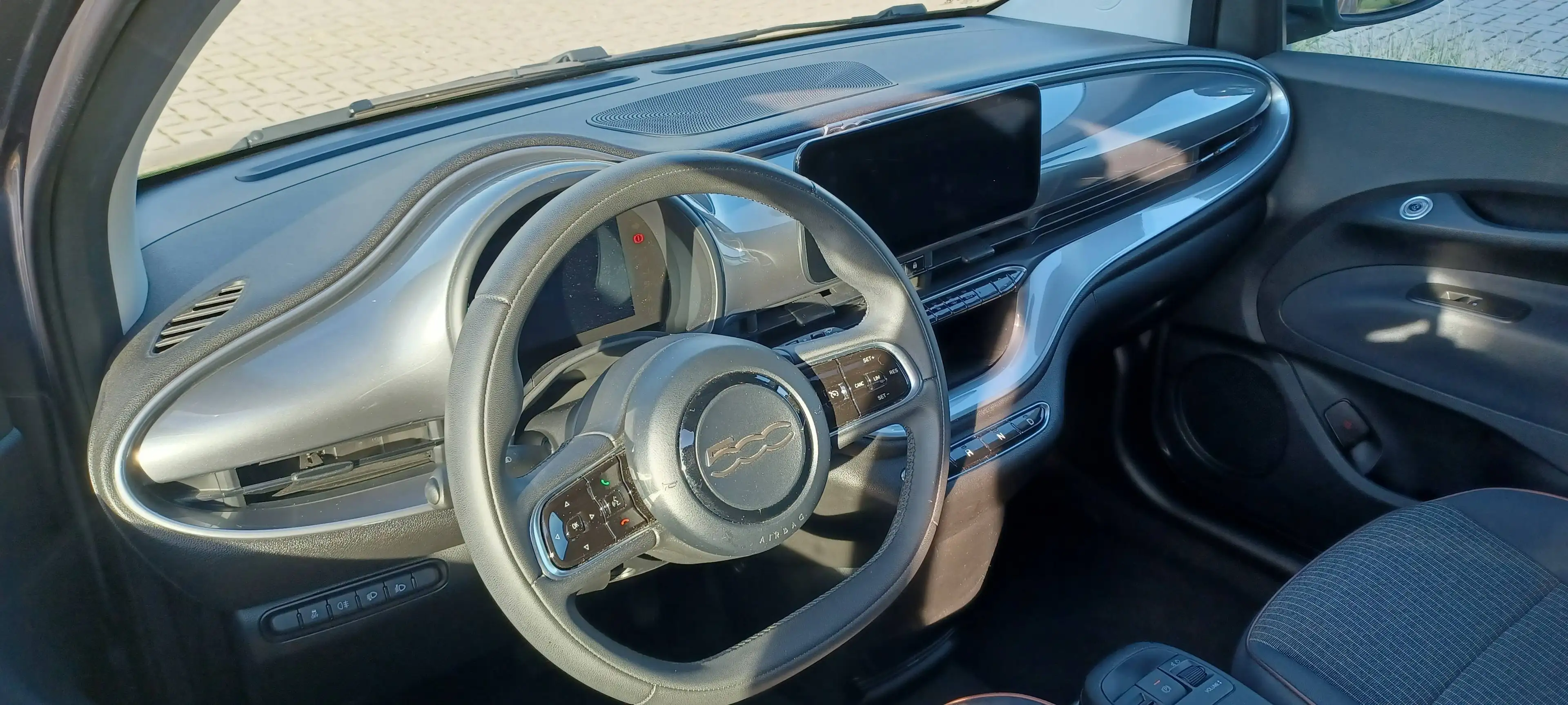 Fiat 500e ICON 42KWH — photo 6