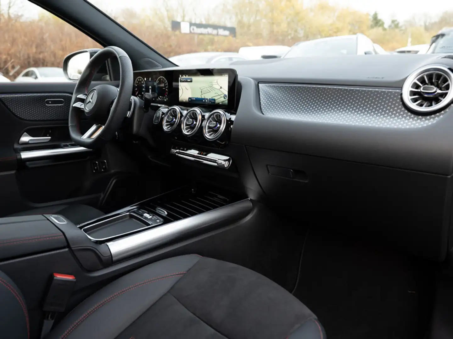 Mercedes-Benz GLA 250 e AMG-Sport/MLB/Night/Totw/Distr/Winter Schwarz - 2