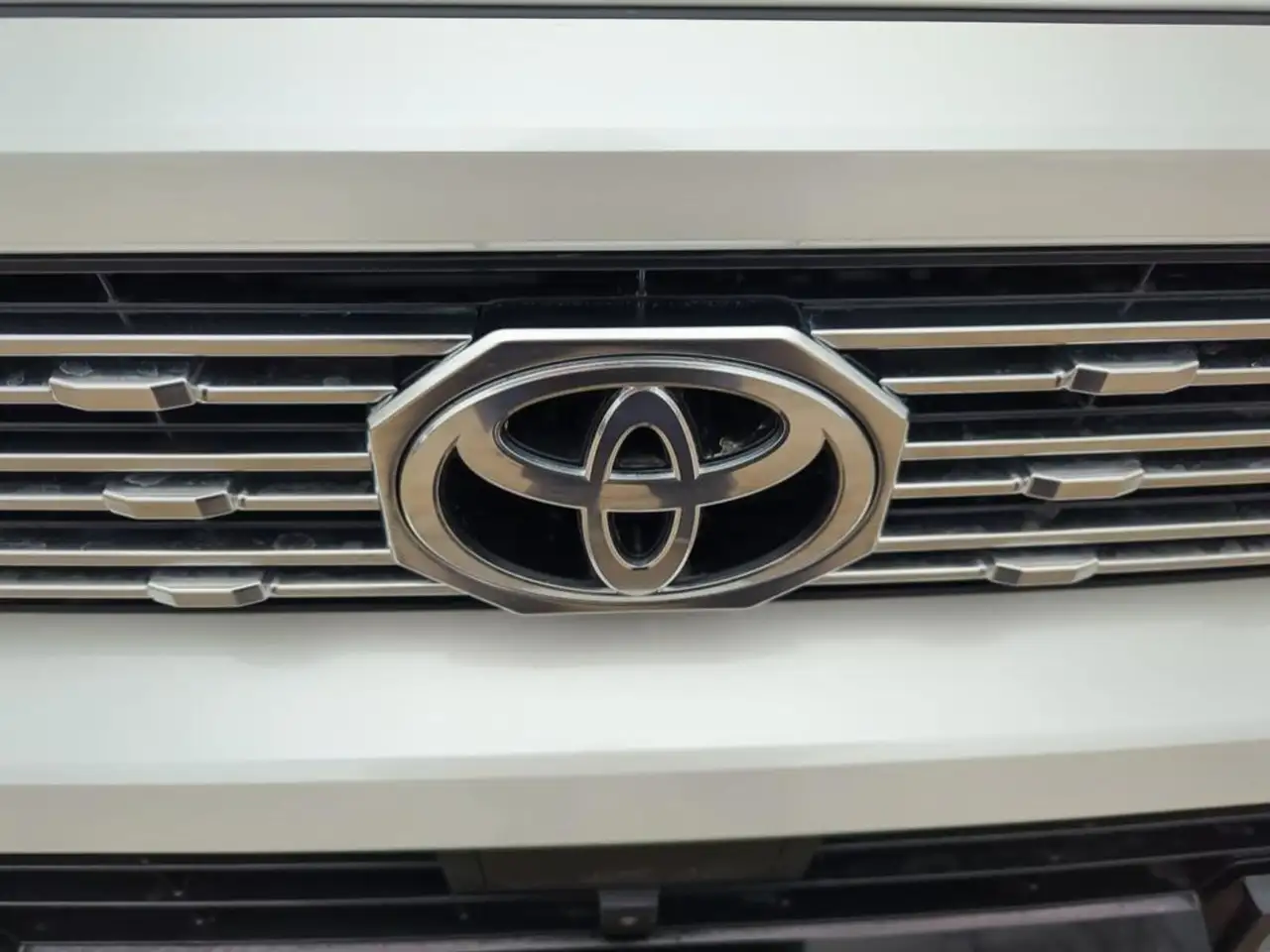 Toyota 4-Runner снимка Toyota 4-Runner