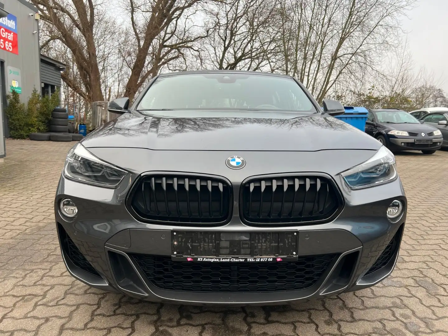 BMW X2 20i M-PAKET°AHK°AUTOM°SZHG°NAVI°ALCANTARA°ALU Grau - 2