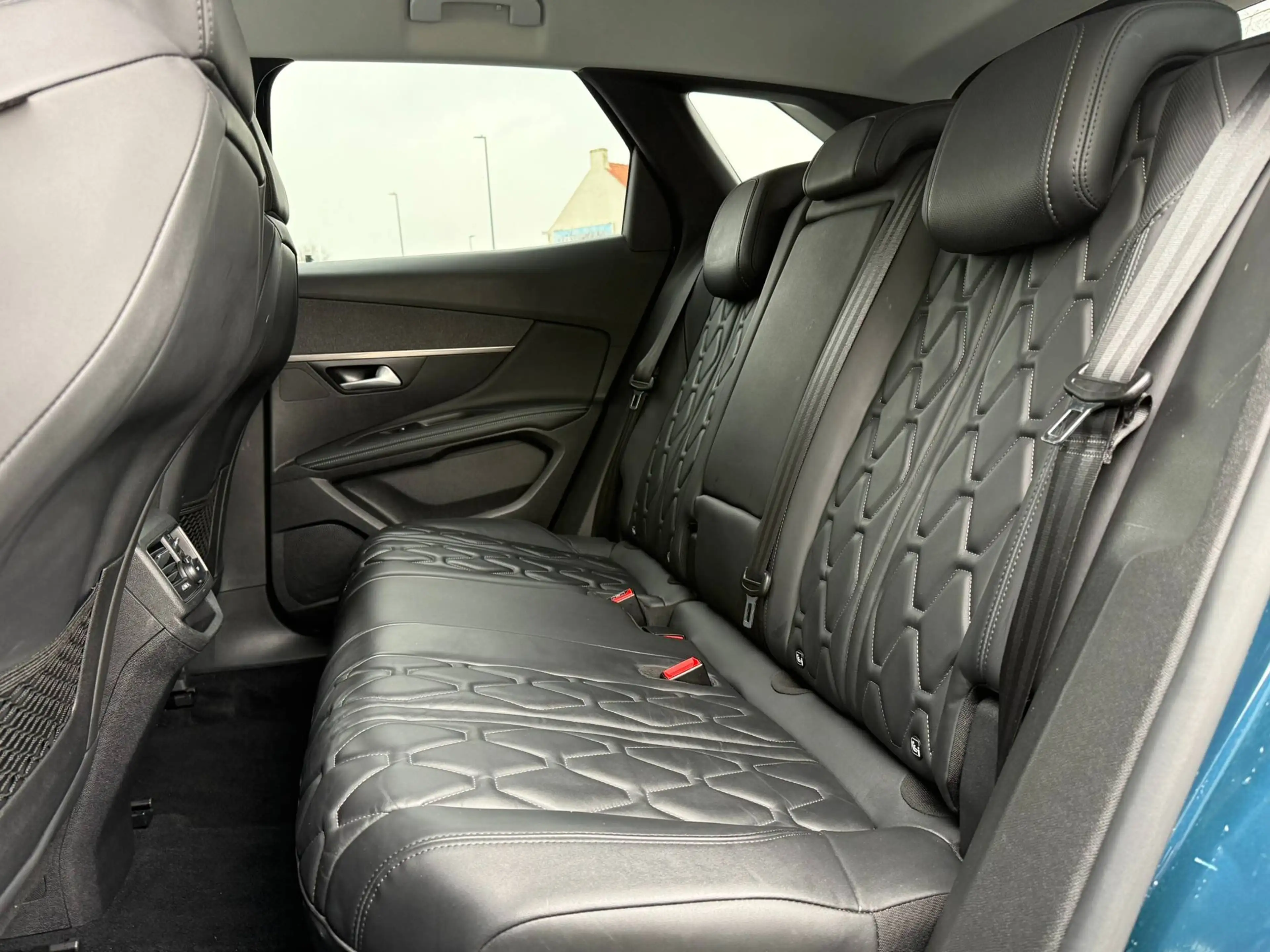 Peugeot 3008 AUTOMAAT / LEDER / CARPLAY / CAMERA / NAVIGATIE / — photo 17