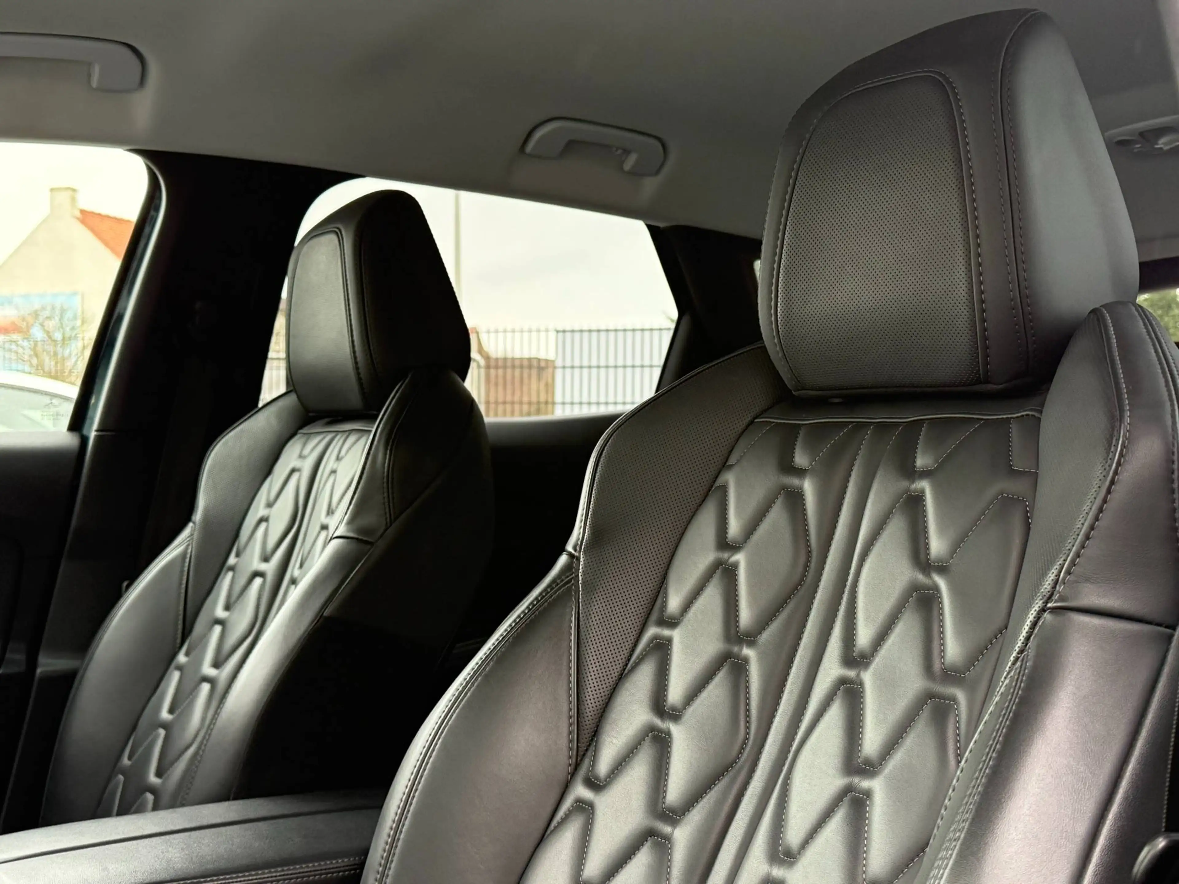 Peugeot 3008 AUTOMAAT / LEDER / CARPLAY / CAMERA / NAVIGATIE / — photo 15