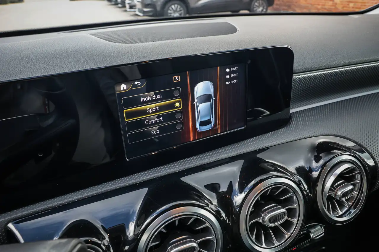 Mercedes-Benz A-Class BUSINESS+PROGRESSIVE-UITVOERING*ZETELVERWARMING*ACHTERUITRIJCAMERA*AUTOMAAT*, миниатюра 16