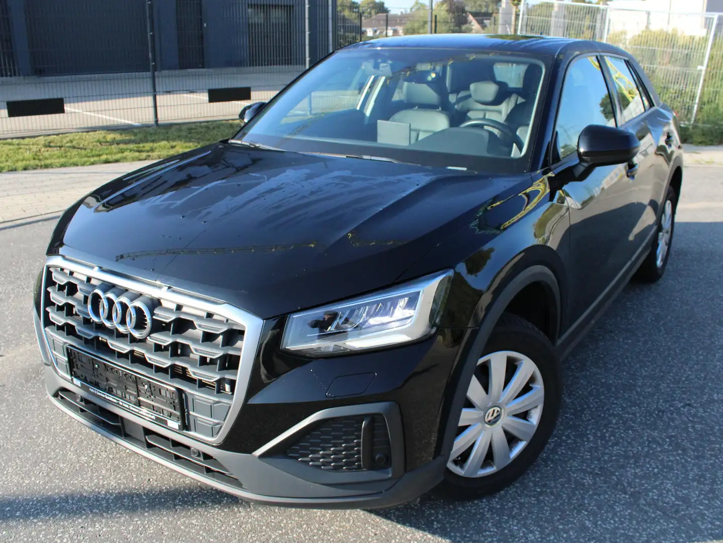 Audi Q2 TDI S-Tronic 1.HD LED+KAM+Leder+SZH+DAB Schwarz - 1