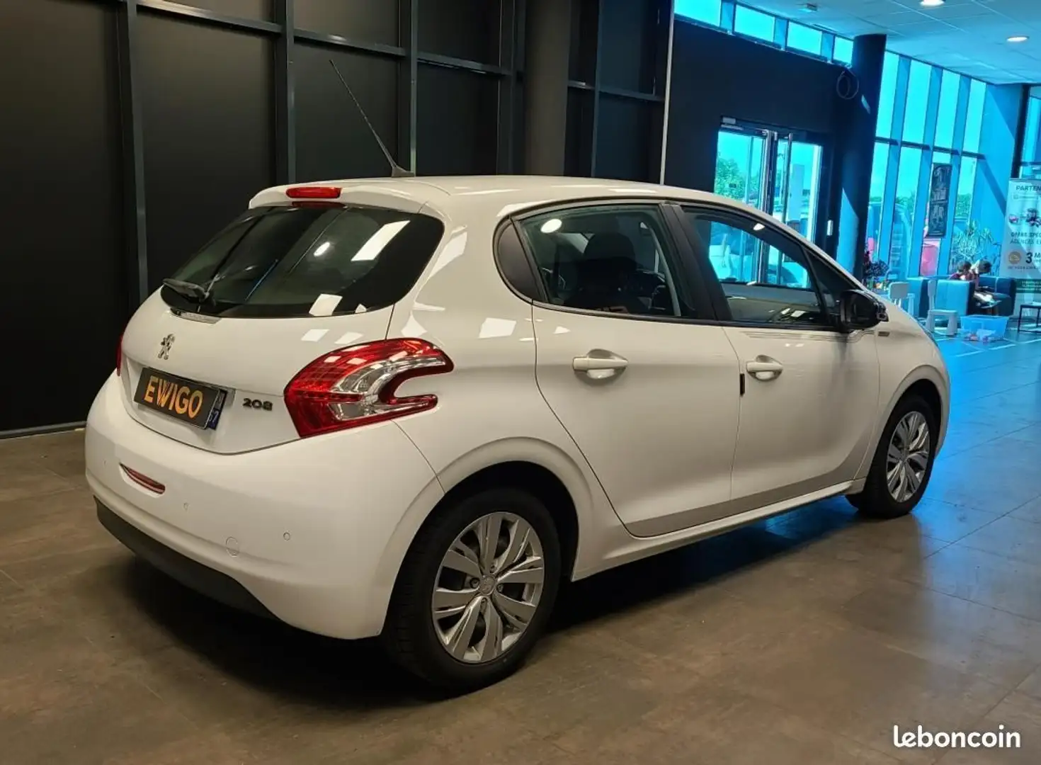 Peugeot 208 1.2 PURETECH 80ch URBAN SOUL Courroie de distribut Wit - 2