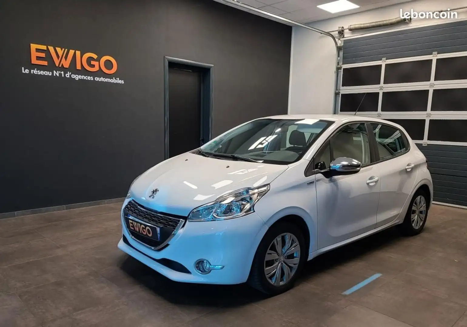 Peugeot 208 1.2 PURETECH 80ch URBAN SOUL Courroie de distribut Wit - 1