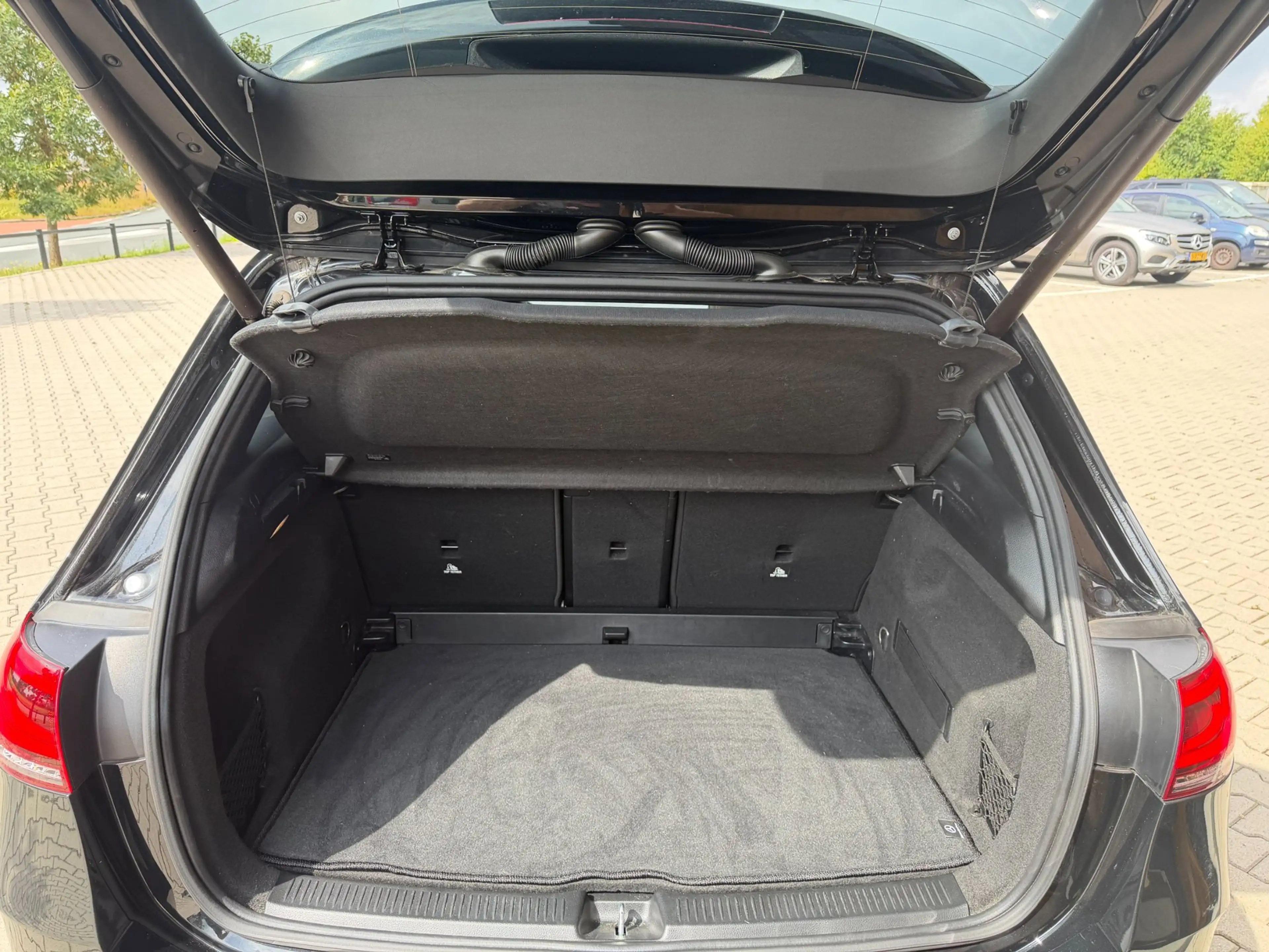 Mercedes-Benz B 180 Business Solution AMG l PANO l WIDESCREEN — photo 7