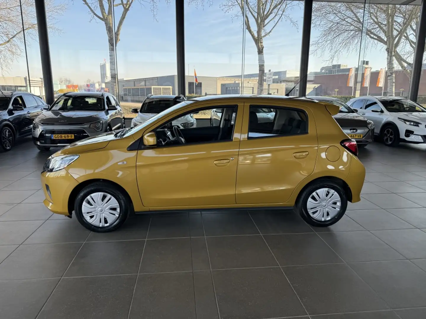 Mitsubishi Space Star 1.2 Active Geel - 2