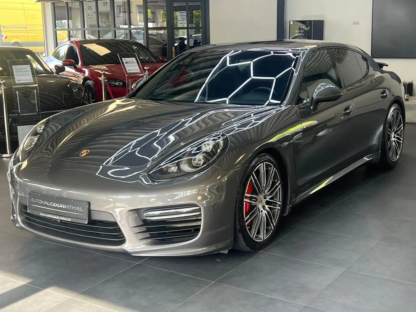 Porsche Panamera GTS APPROVED/S-DACH/BOSE/KAM Grey - 1