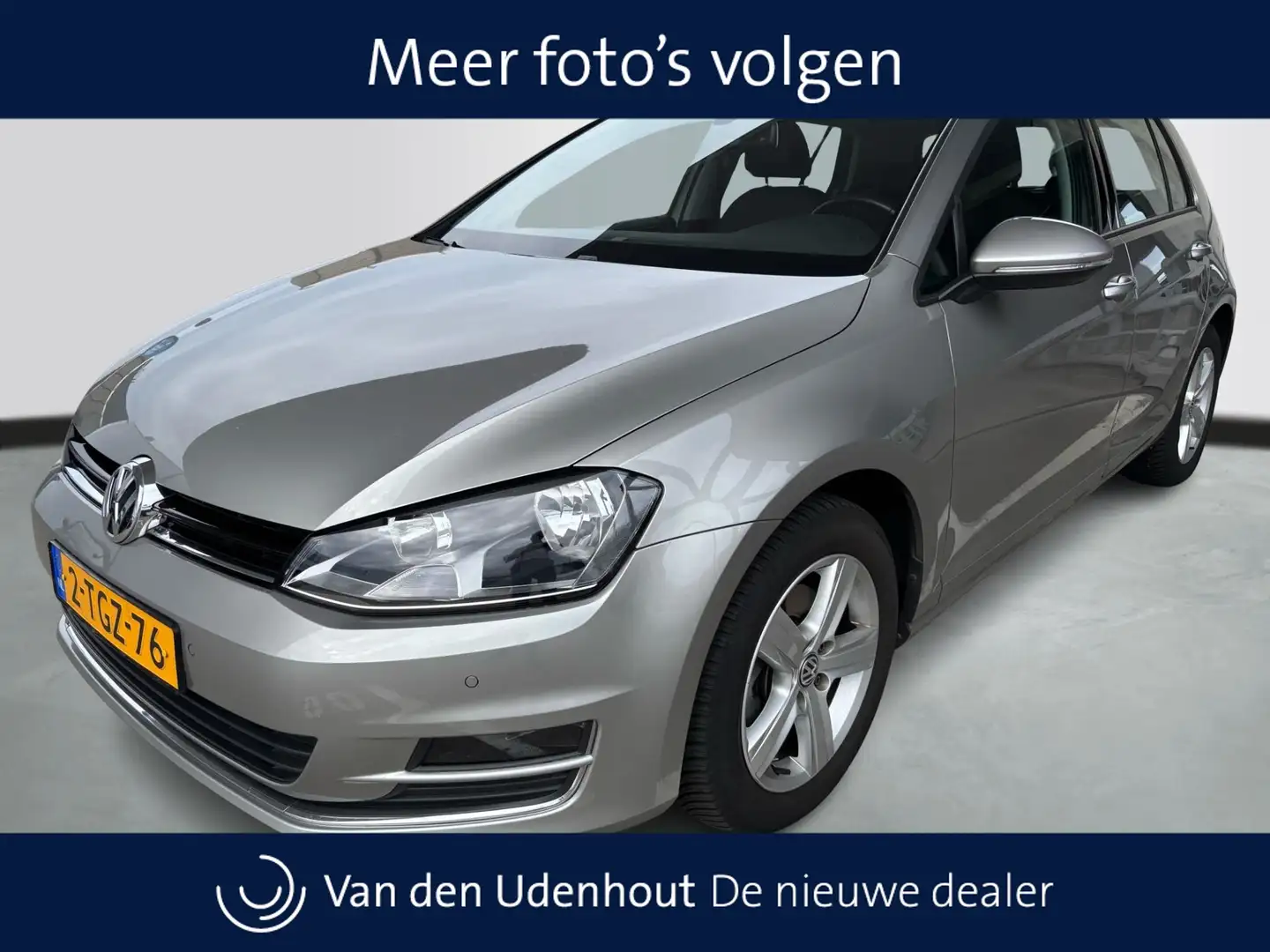 Volkswagen Golf 1.2 TSI 105pk Highline / Navigatie / Cruise Contro Grijs - 1