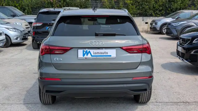 Audi Q3 view 6