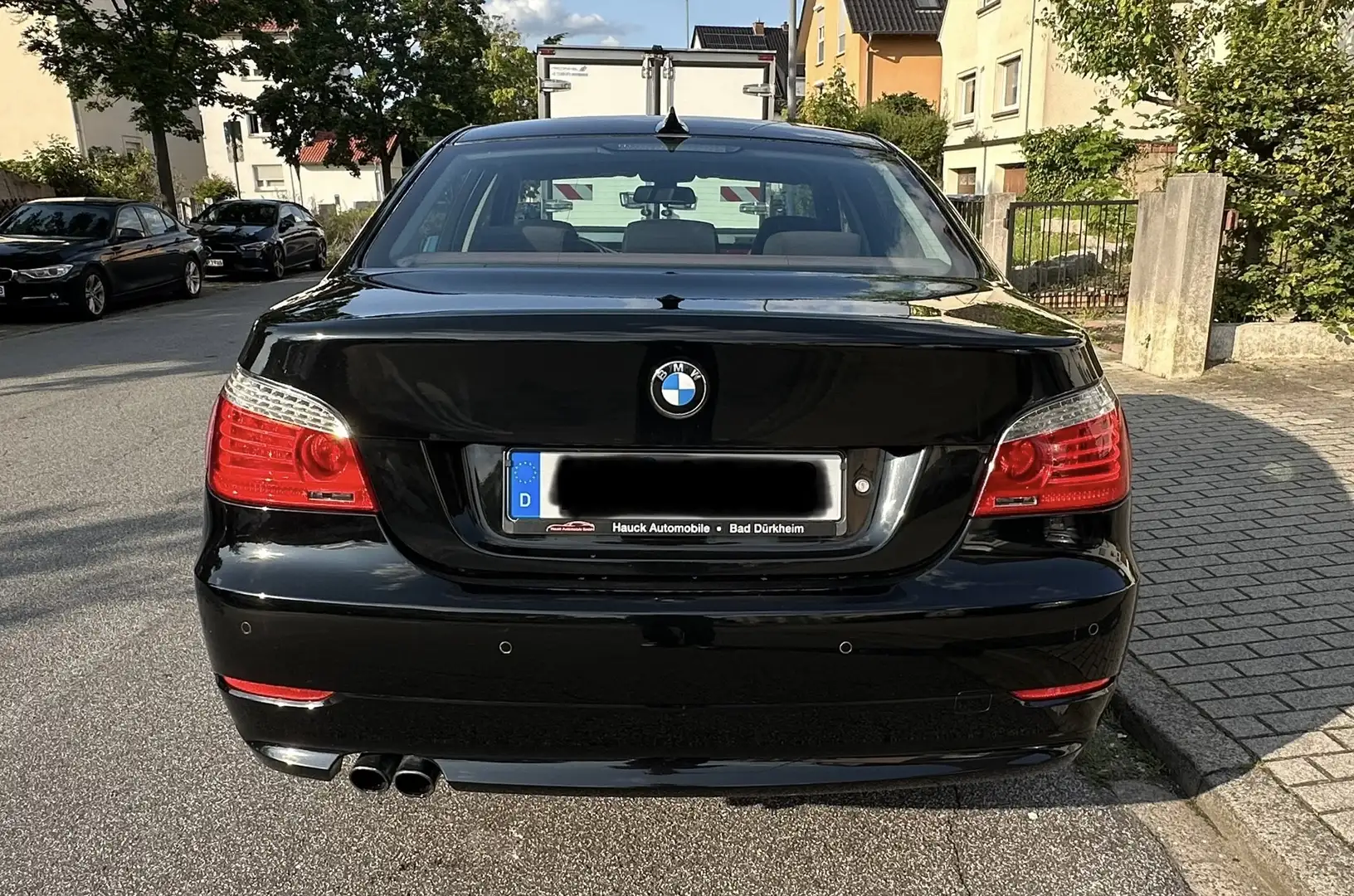 BMW 523 Klima, Xenon, PDC Vorne/hinten, TÜV 09/2026 Negro - 1