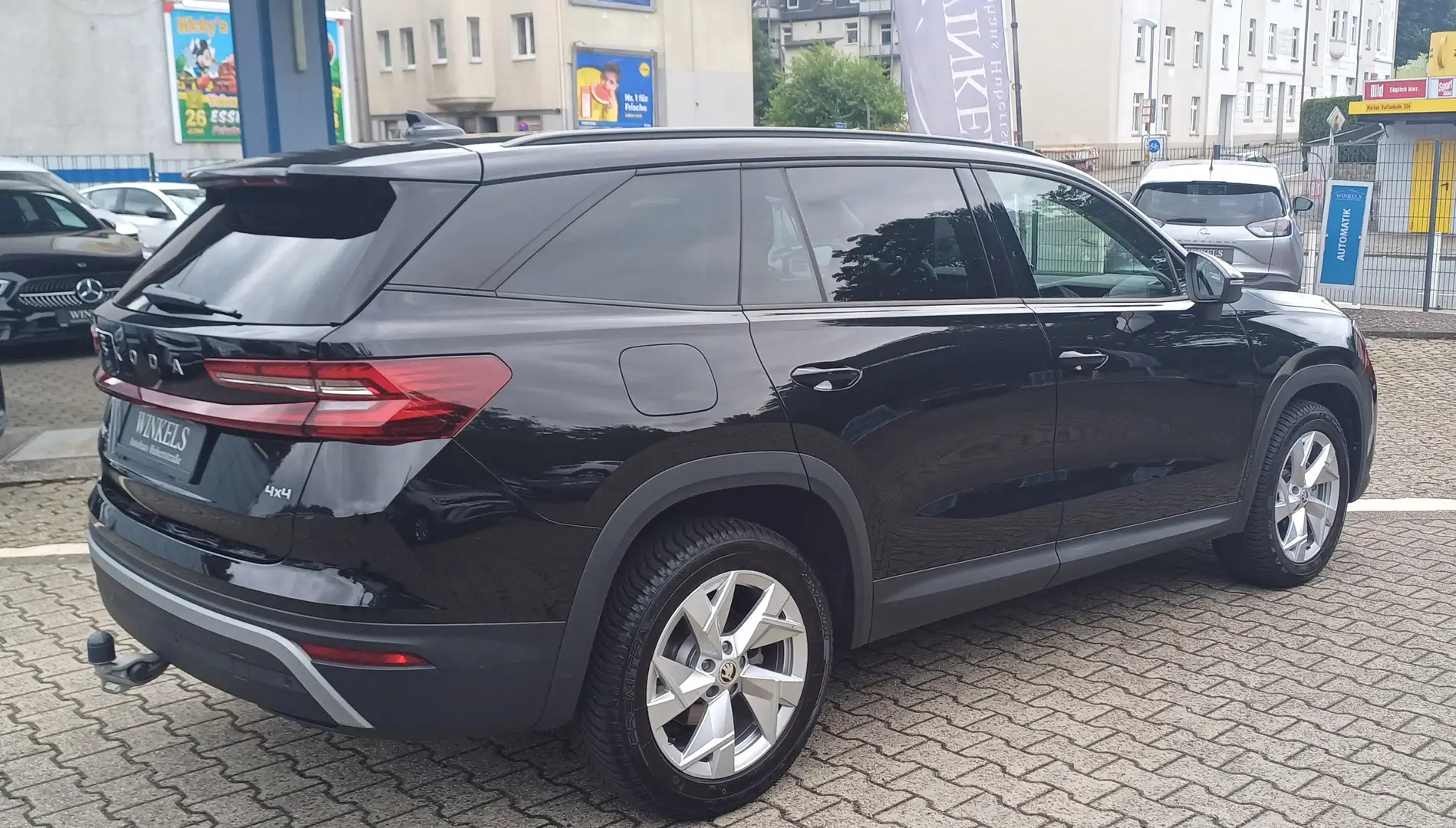 Skoda Kodiaq Selction 4x4 DSG-Klimaaut-Navi-360°-AHKschwenk Noir - 2