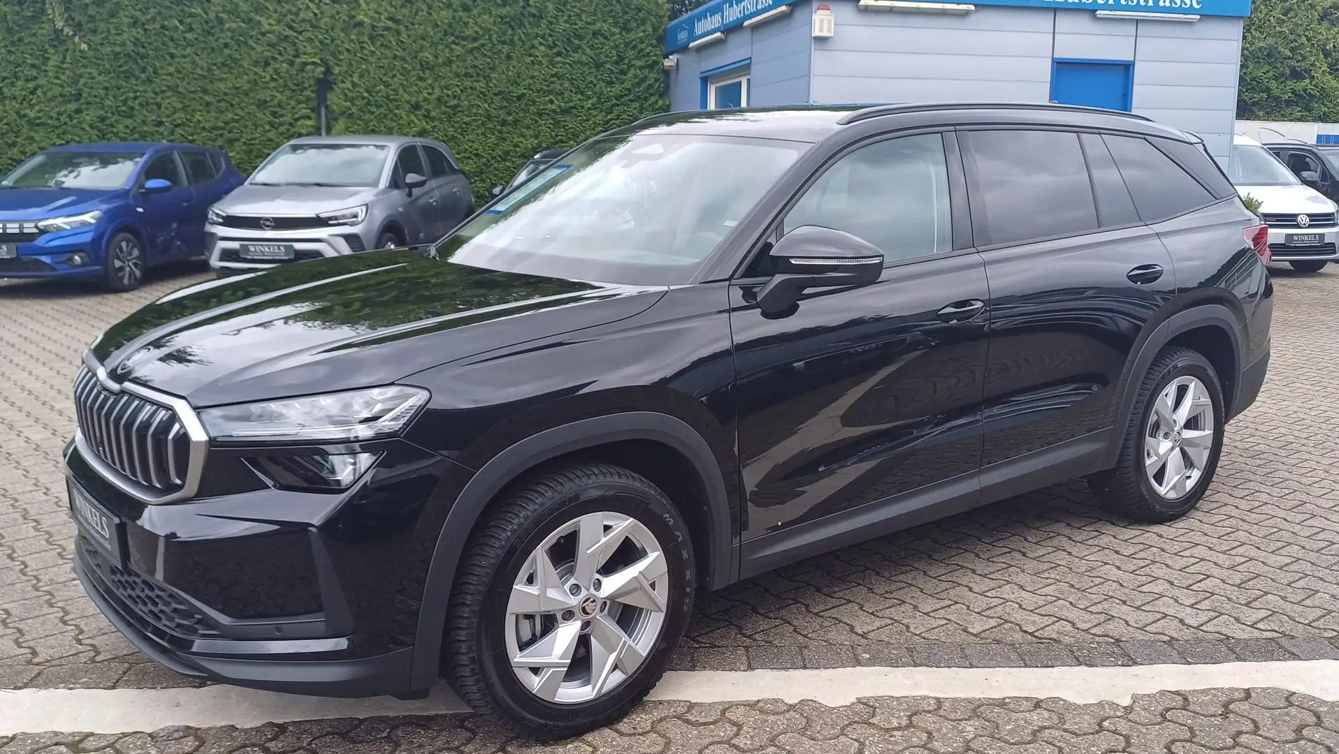 Skoda Kodiaq Selction 4x4 DSG-Klimaaut-Navi-360°-AHKschwenk Noir - 1