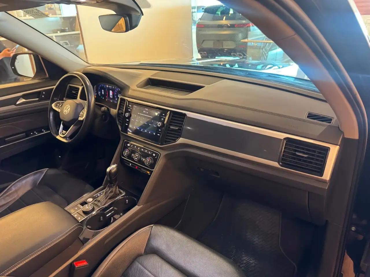 Volkswagen Atlas снимка Volkswagen Atlas