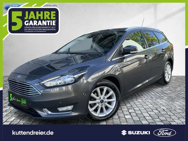 Ford Focus Turnier Titanium Navi 2xPDC SHZ LHZ Tempom.