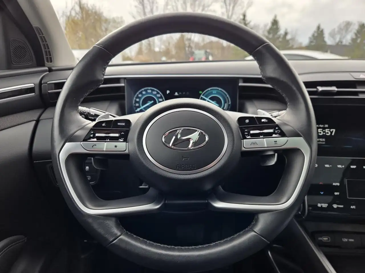 Hyundai TUCSON снимка Hyundai TUCSON