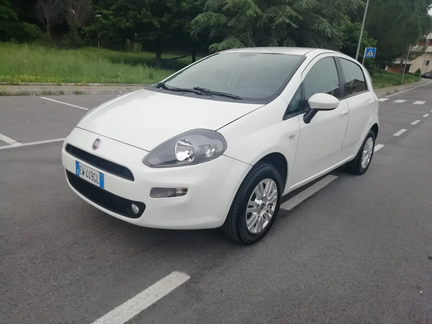 Fiat Punto Punto III 2012 5p 1.4 natural power Lounge 70cv E6 Bianco - 1