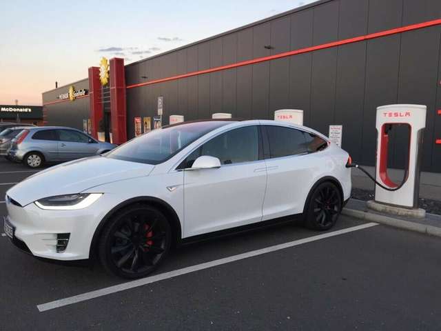 Imagine Tesla Model X P90DL-Founders EditionFreeSuC+CCS/mieten