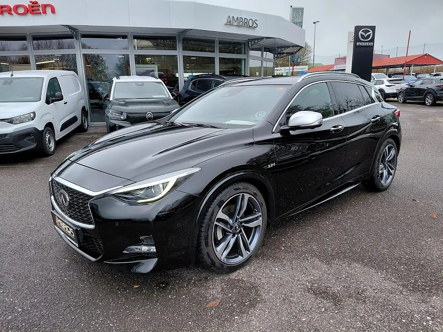 Infiniti Q30 2,2d DCT AWD Allrad Sport Automatik Black - 1