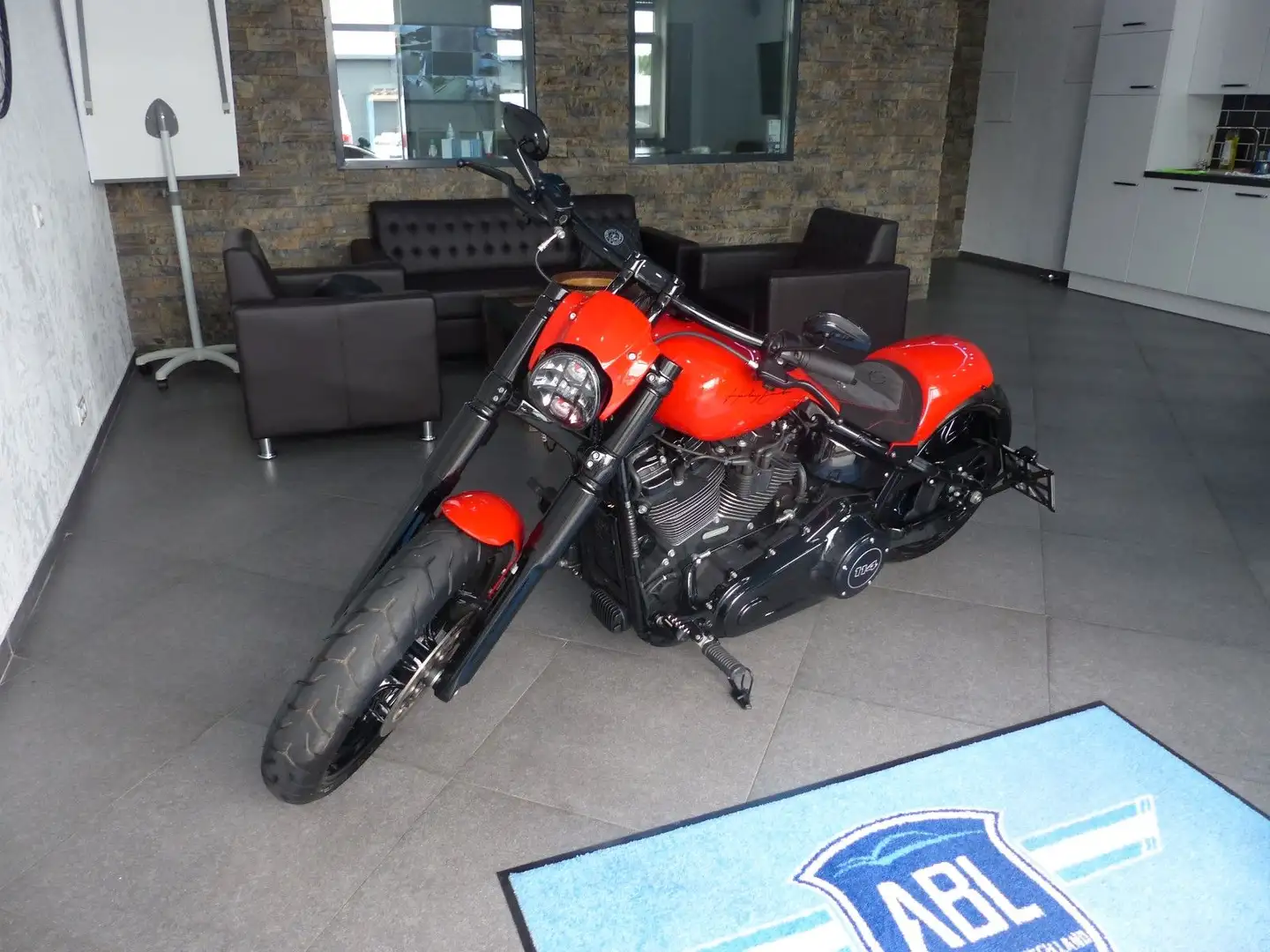 Harley-Davidson Breakout Anniversary (inkl. 2 Jahre Garantie) Rot - 1