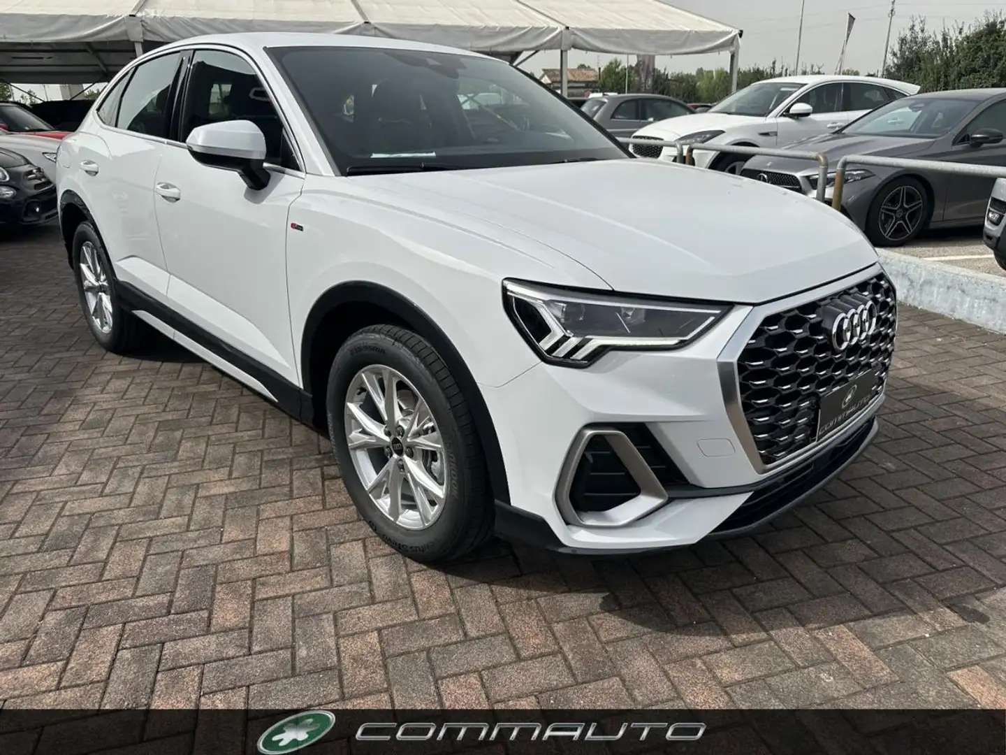Audi Q3 SPB Sportback 35 TDI S tronic S line edition Bianco - 2