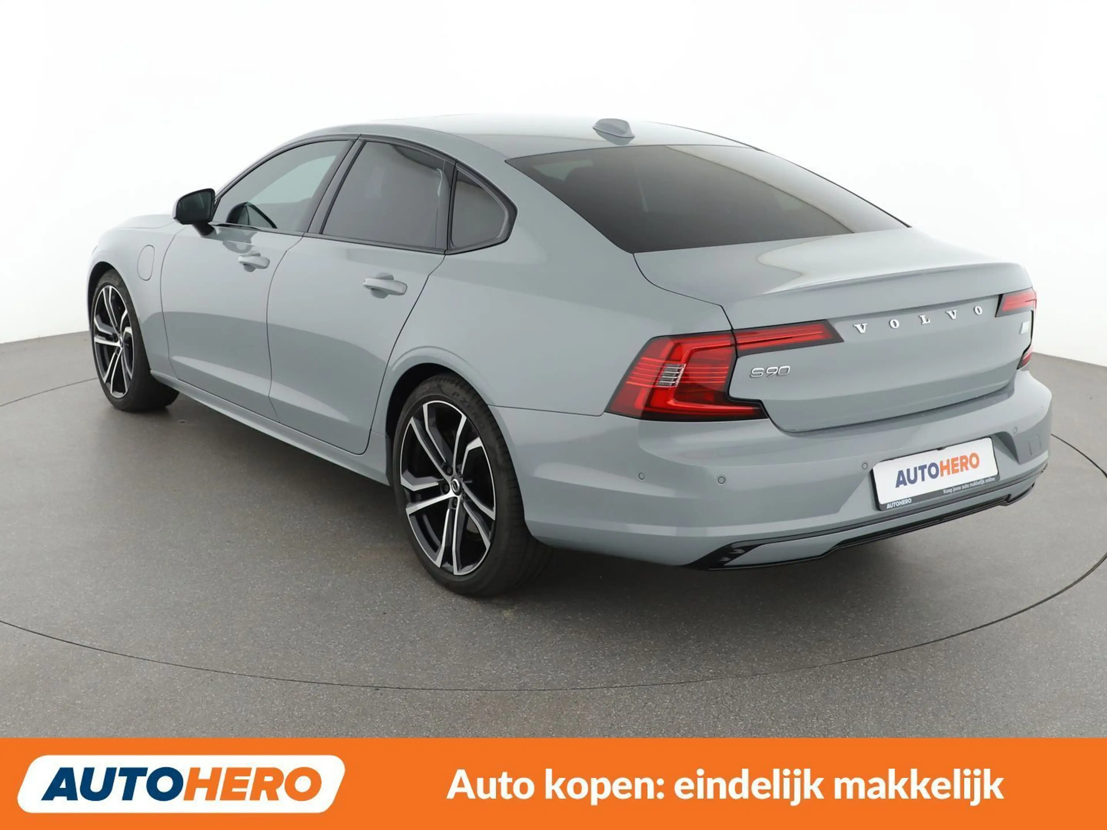 Volvo S90 2.0 T8 Recharge Plug-in Hybrid Ultimate Dark AWD — photo 4