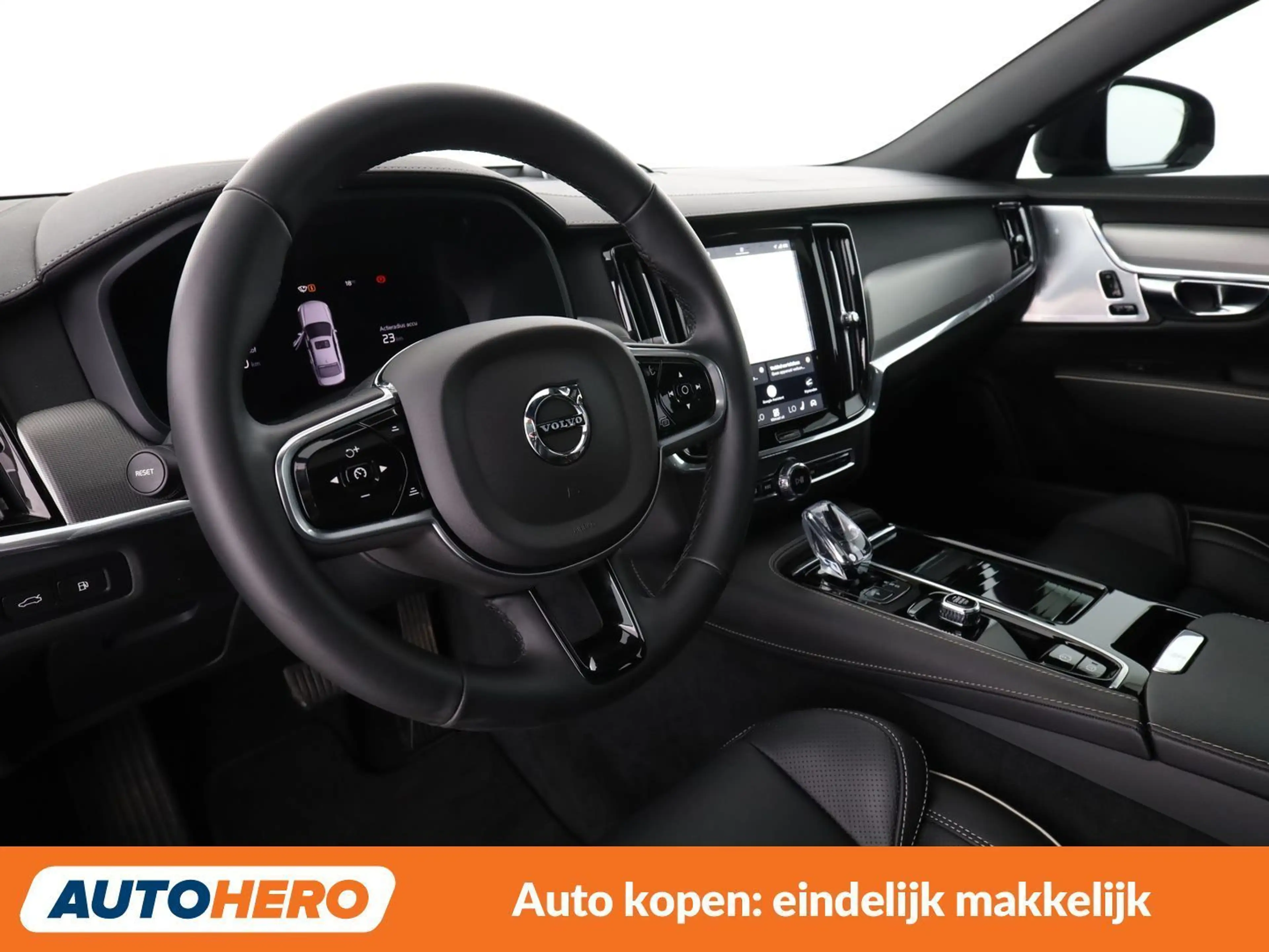 Volvo S90 2.0 T8 Recharge Plug-in Hybrid Ultimate Dark AWD — photo 11