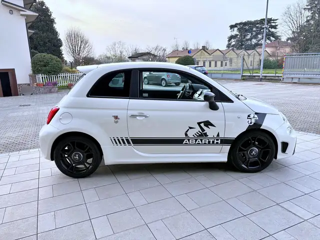 Abarth 595 view 4