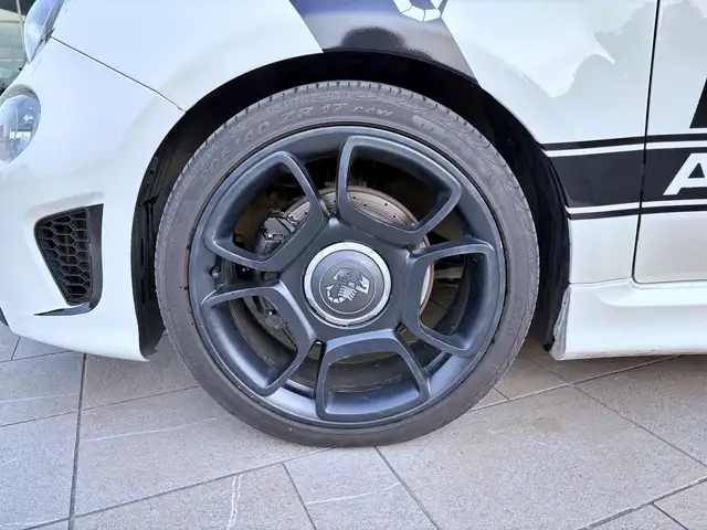 Abarth 595 view 9