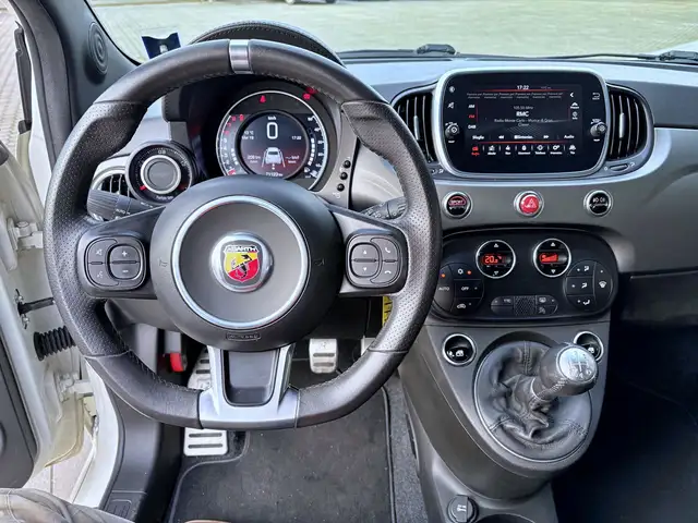 Abarth 595 view 10