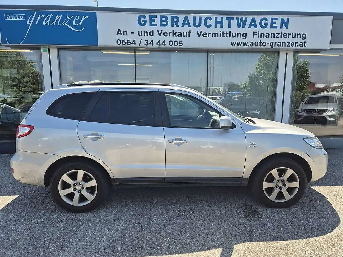 Hyundai SANTA FE Santa Fe 2,2 CRDi Comfort 4WD Aut. DPF Grau - 1