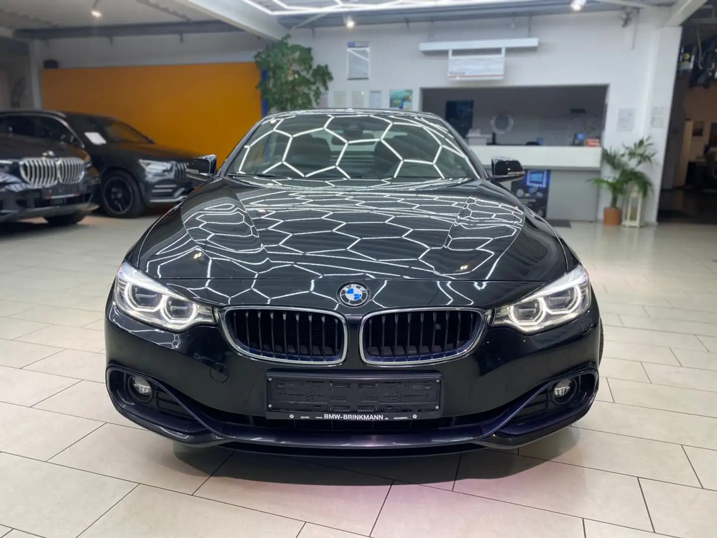 BMW 428 i Cabrio Automatik Navi Leder RueFaKa Tempo SHZ PD Schwarz - 2