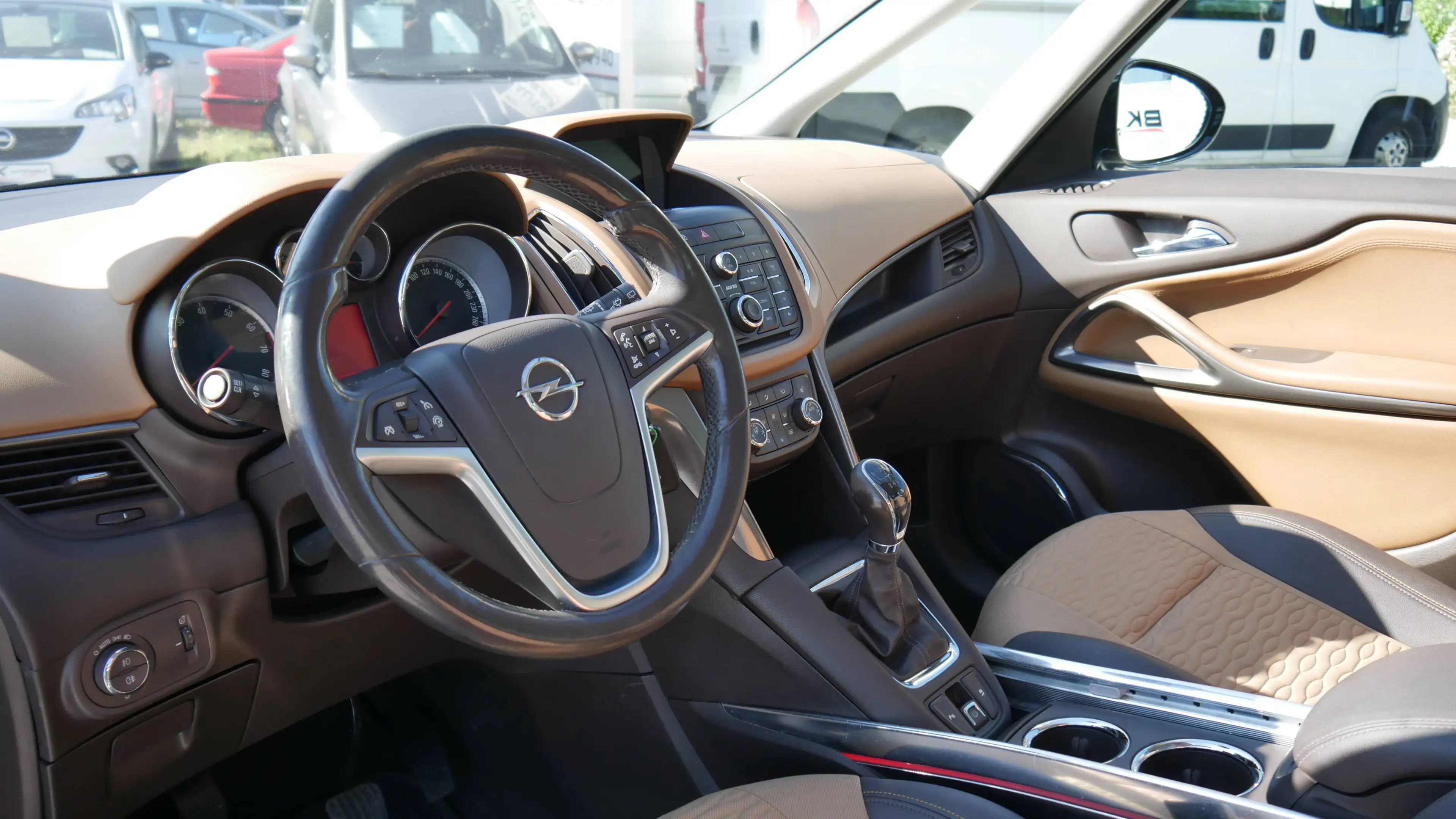 Opel Zafira Tourer Innovation — photo 11