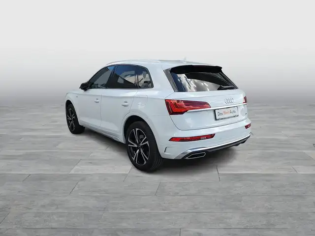 Audi Q5 view 4
