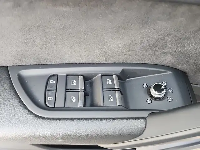 Audi Q5 view 15