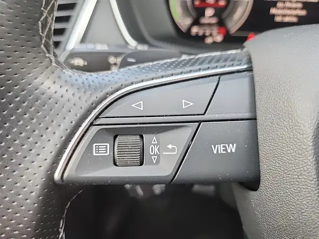 Audi Q5 view 13