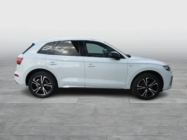 Audi Q5 view 6