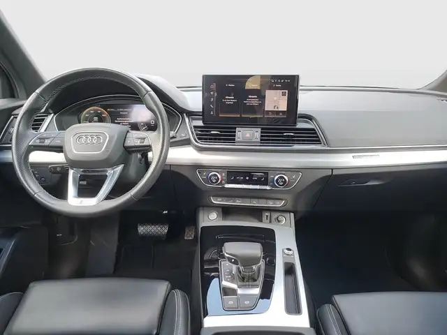 Audi Q5 view 9