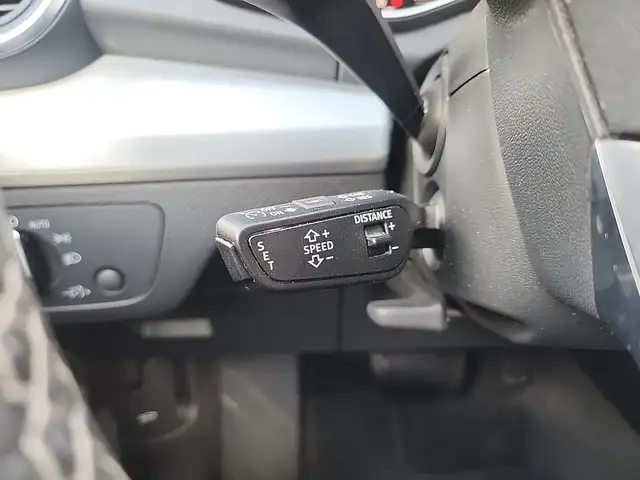 Audi Q5 view 10